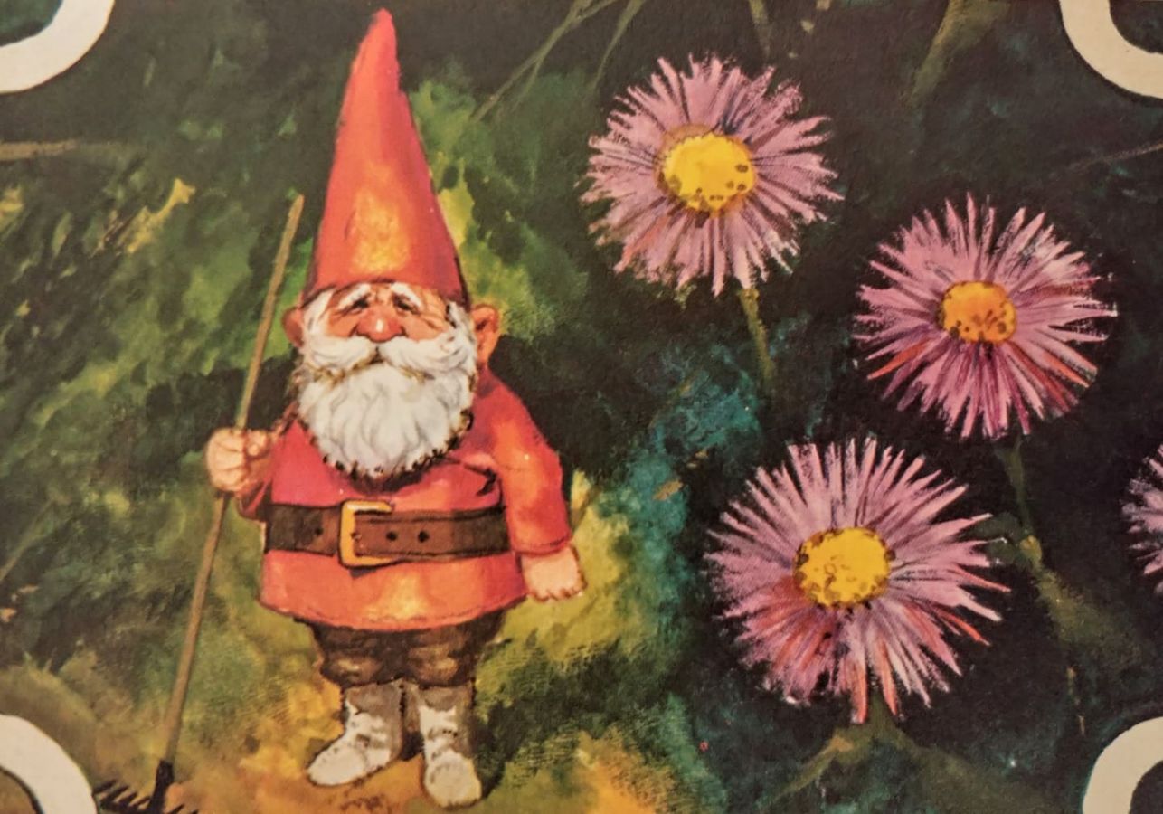 Zovu ga Polovanjek, Palček, Kepec i Malček: on je mitski dobri patuljak koji pod zemljom čuva blago.